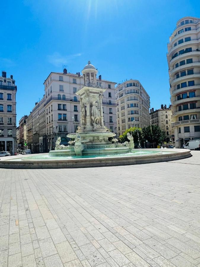 La Petite Maison Dans La Croix Rousse Lyon Buitenkant foto